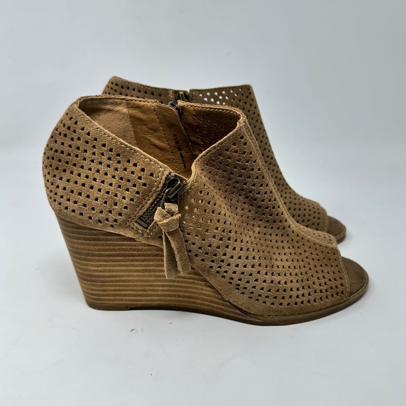 New Lucky Brand Suede Wedge Open Toe booties size 8.5 - Picture 2 of 7